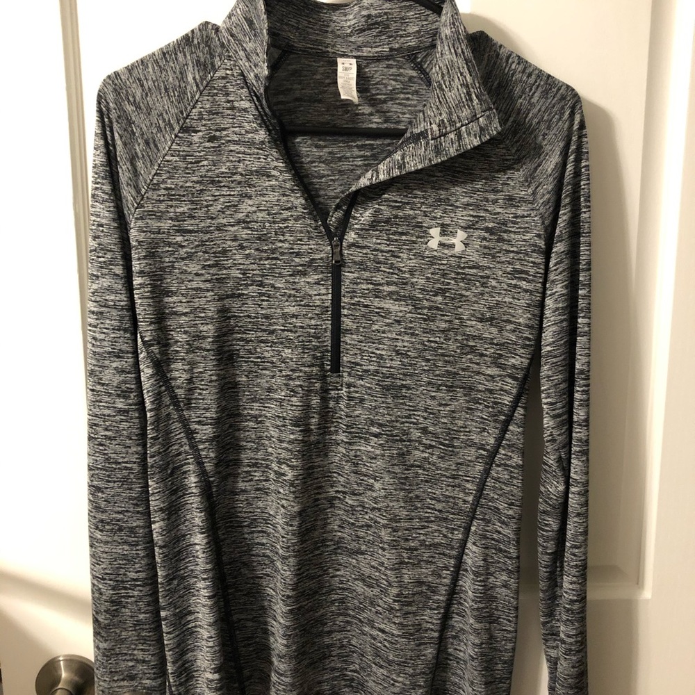 Under armor pull over